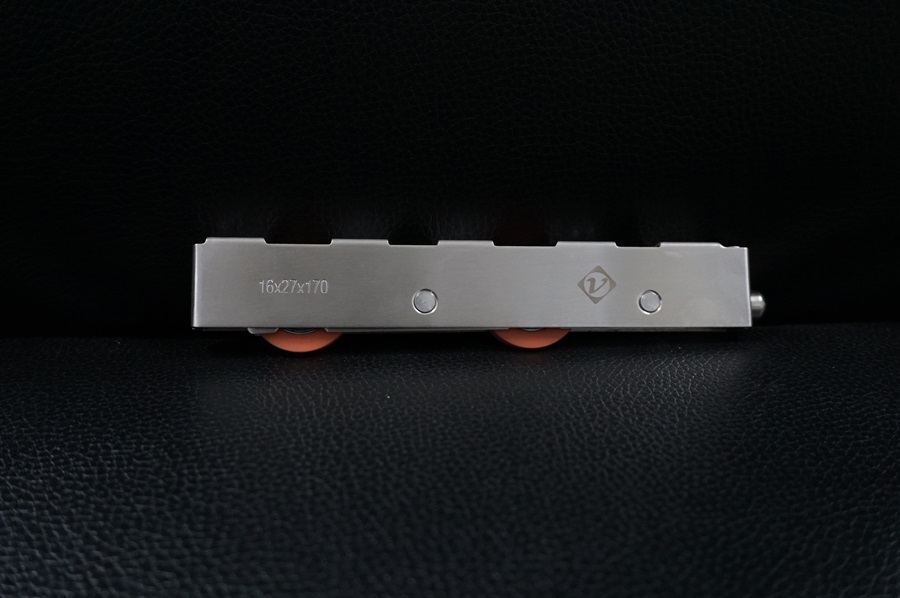 Adjustable Door Roller 135kgs.